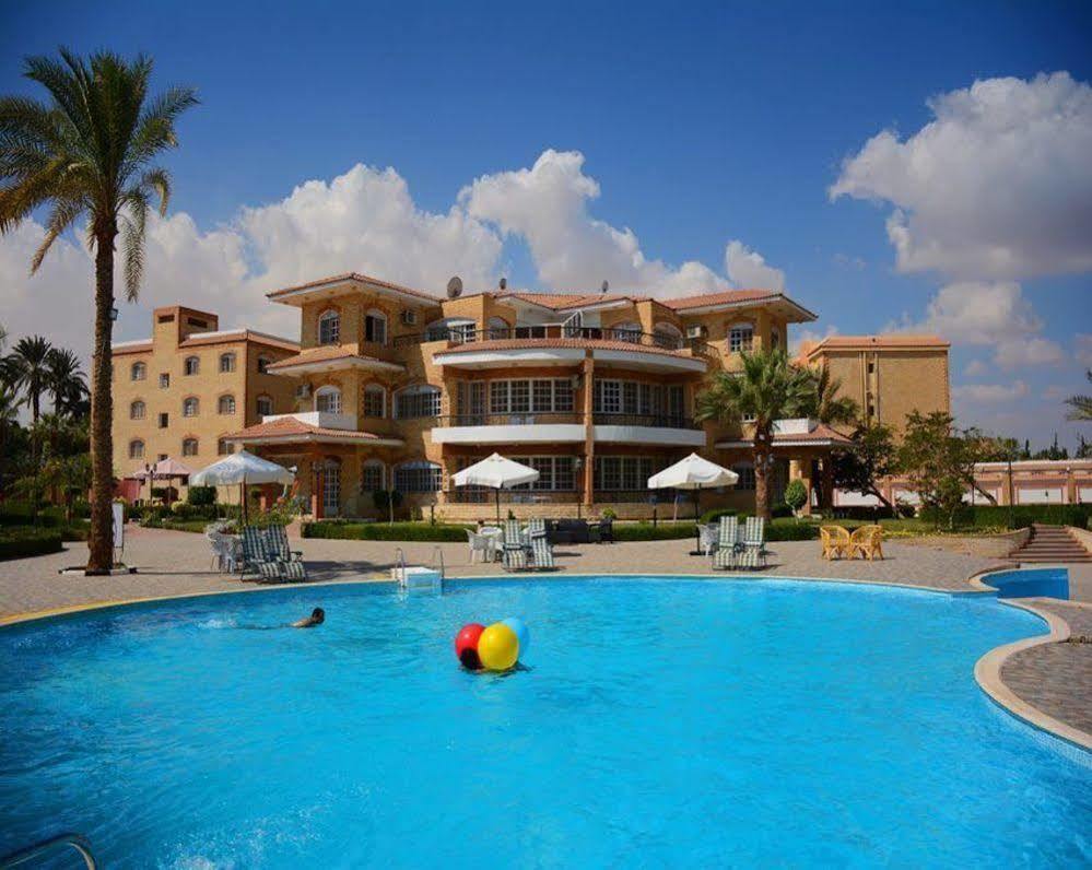Tolip Inn Resort Fāʼid Kültér fotó